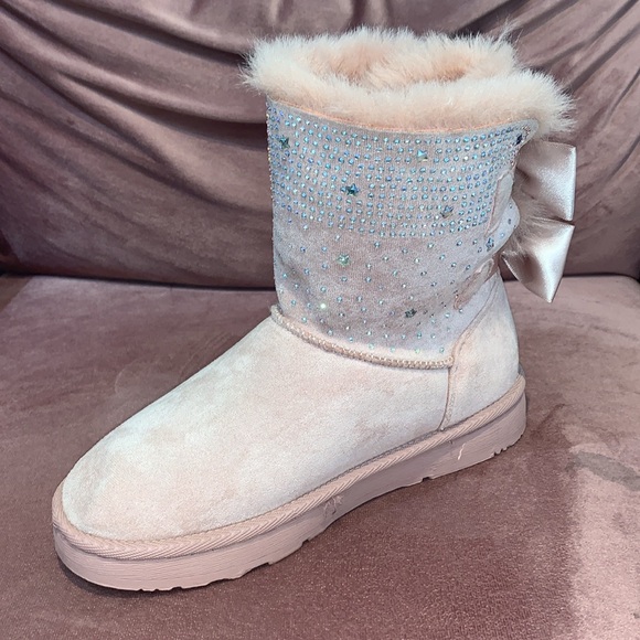 RHINESTONE 2 BOW PINK FUR BOOTS - Picture 6 of 11